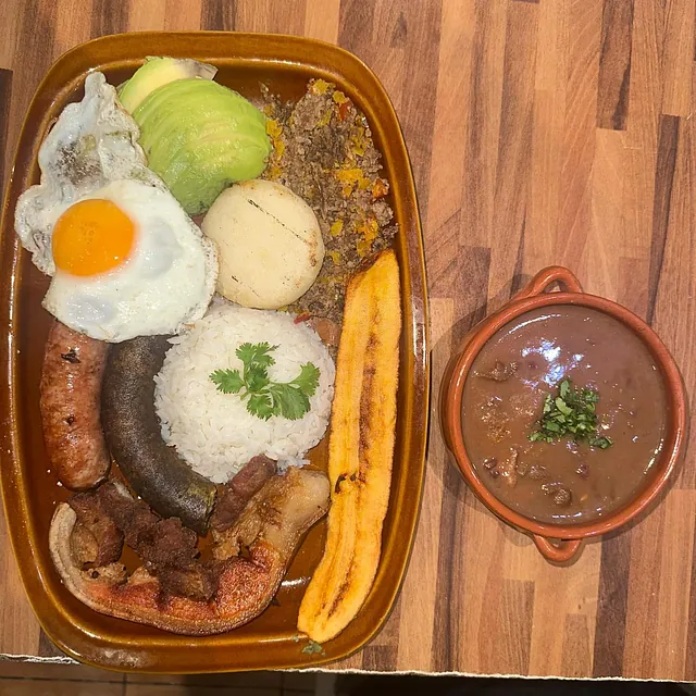 Comida colombiana y española